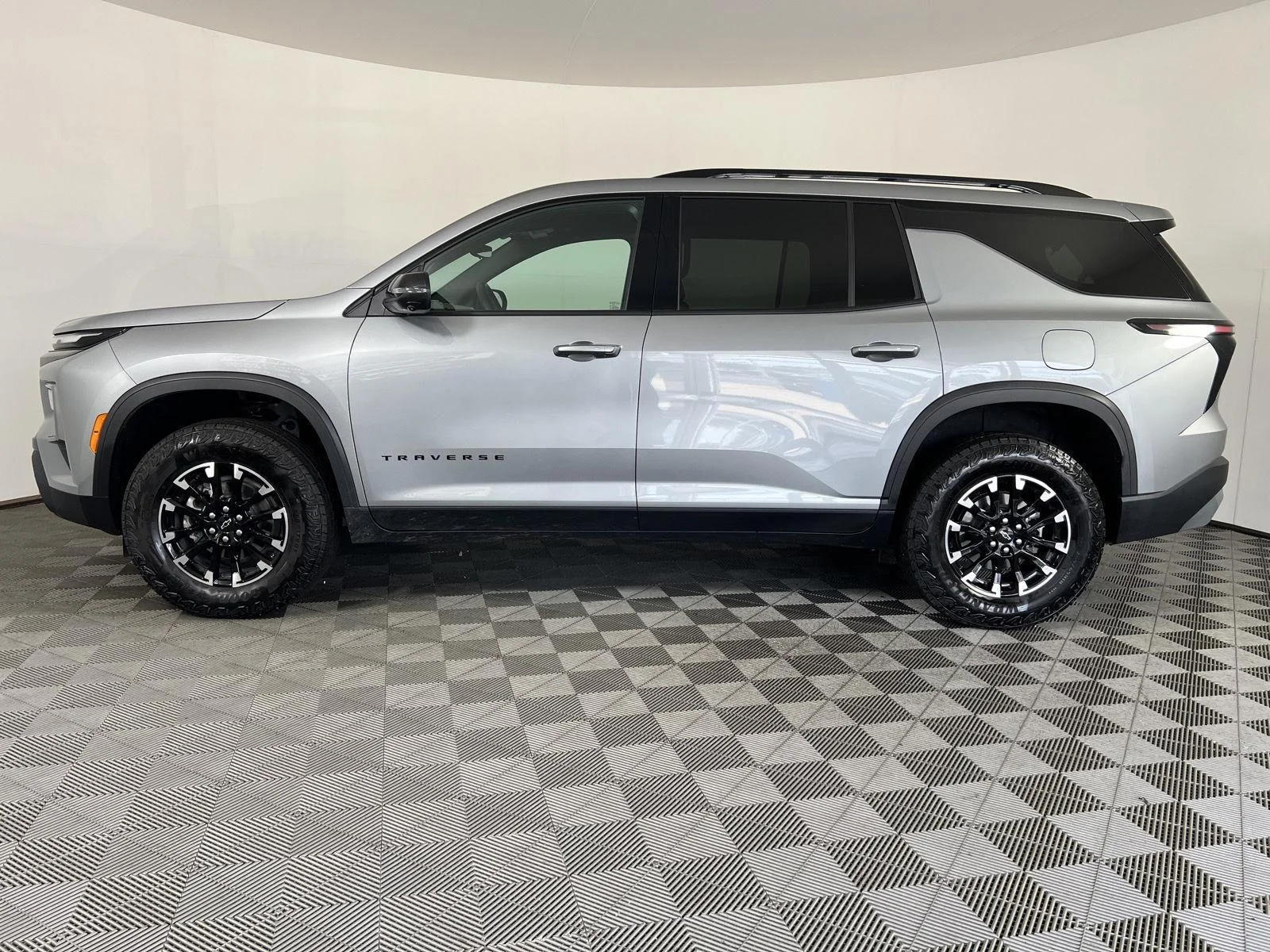 New 2026 Sterling Gray Metallic Chevrolet Z71 image 32