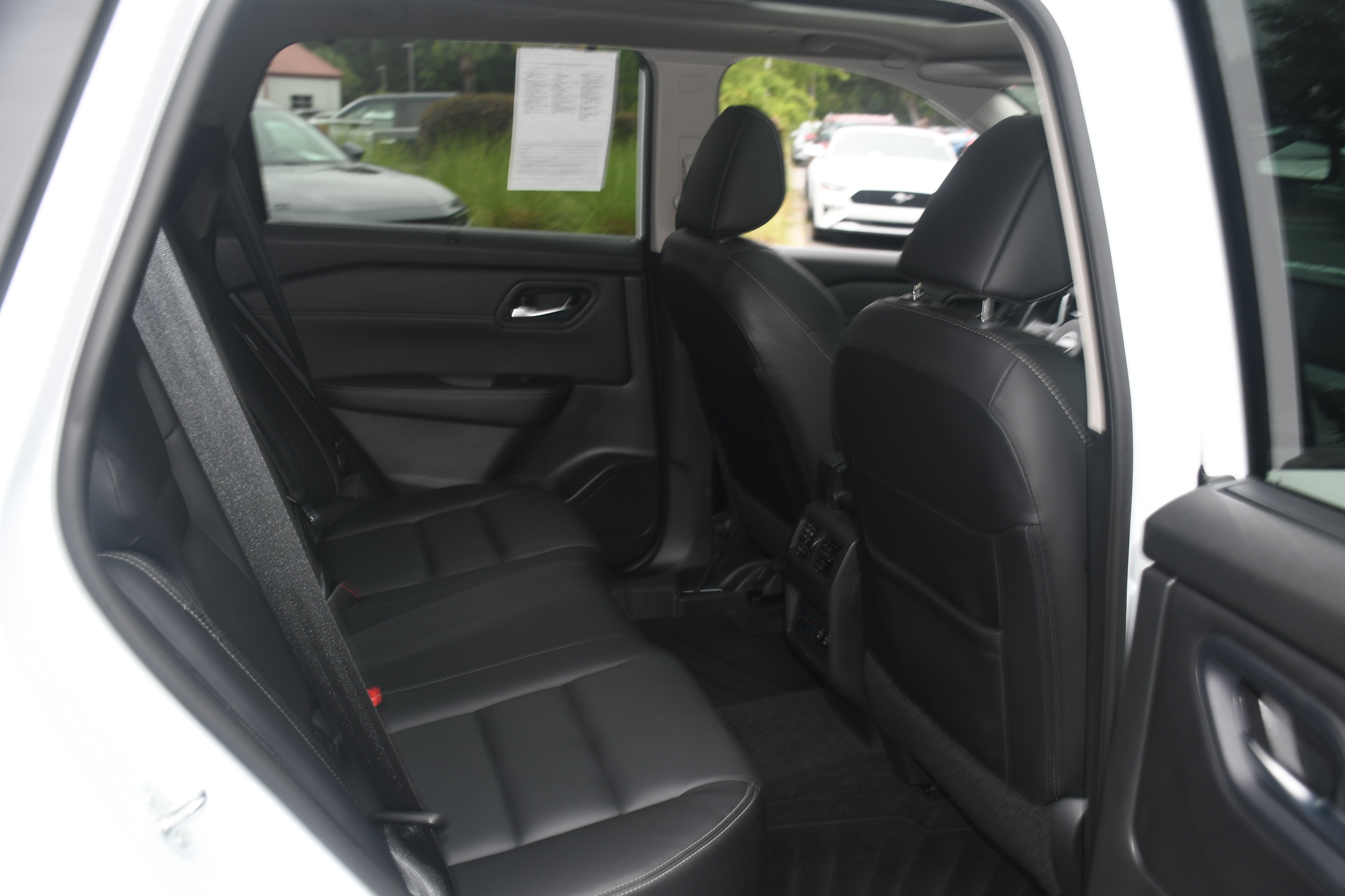 Used 2024 White Nissan SL image 19