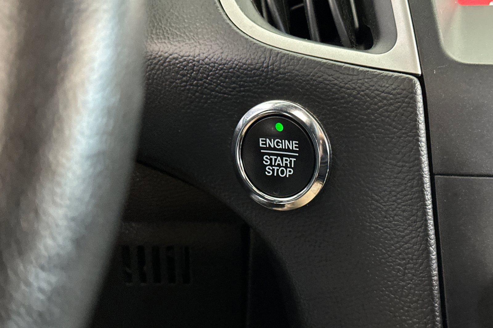 Used 2018 Black Ford SEL image 28