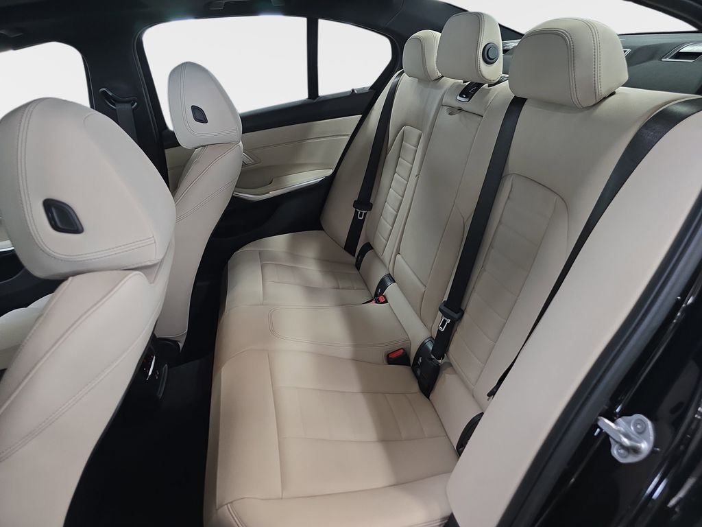 New 2026 Black Sapphire Metallic BMW 330i image 9
