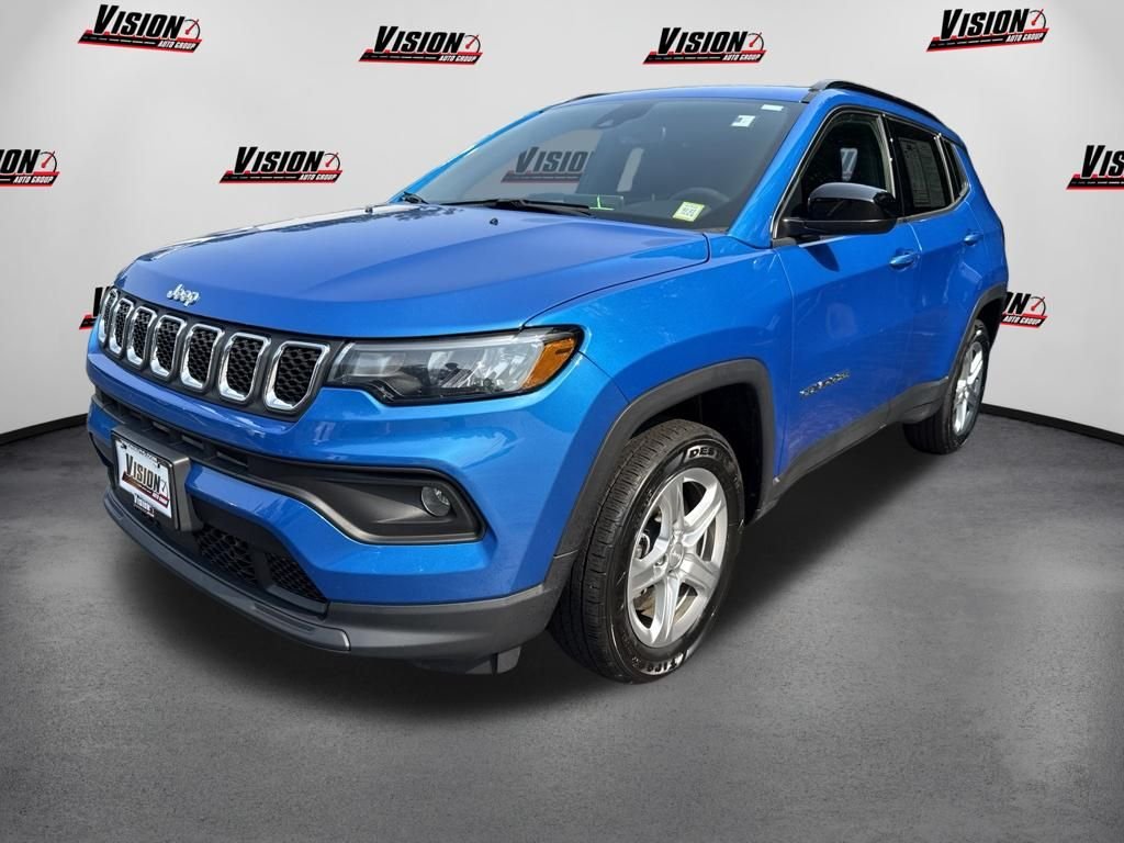 Used 2023 Blue Jeep Latitude image 1