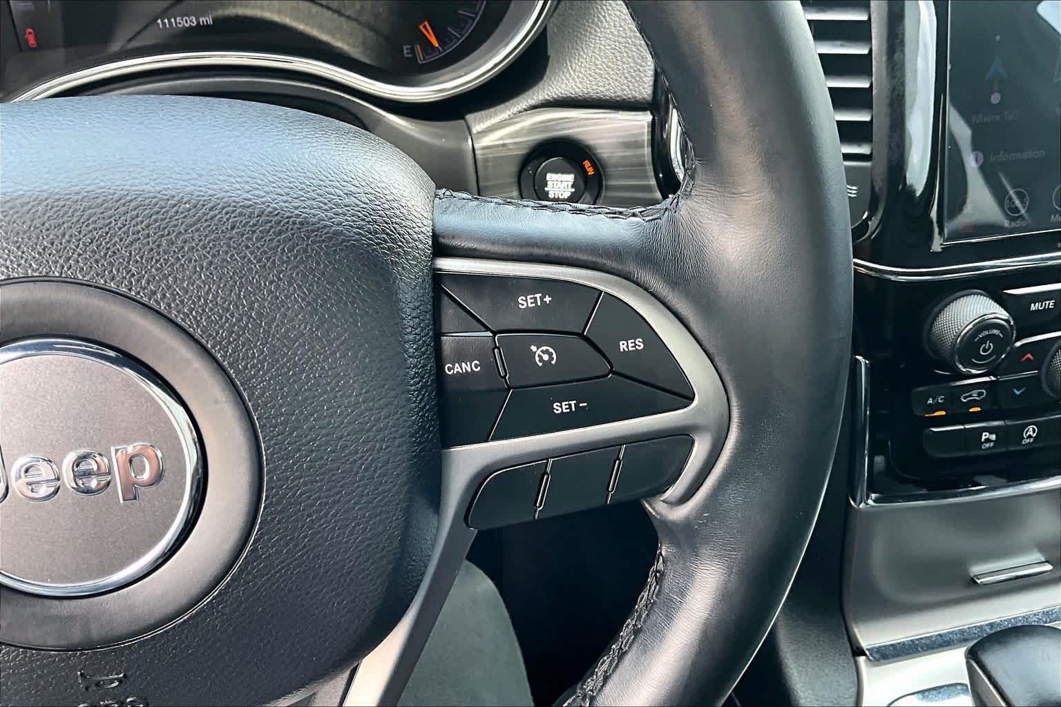 Used 2019 Granite Crystal Metallic Clearcoat Jeep Altitude image 25