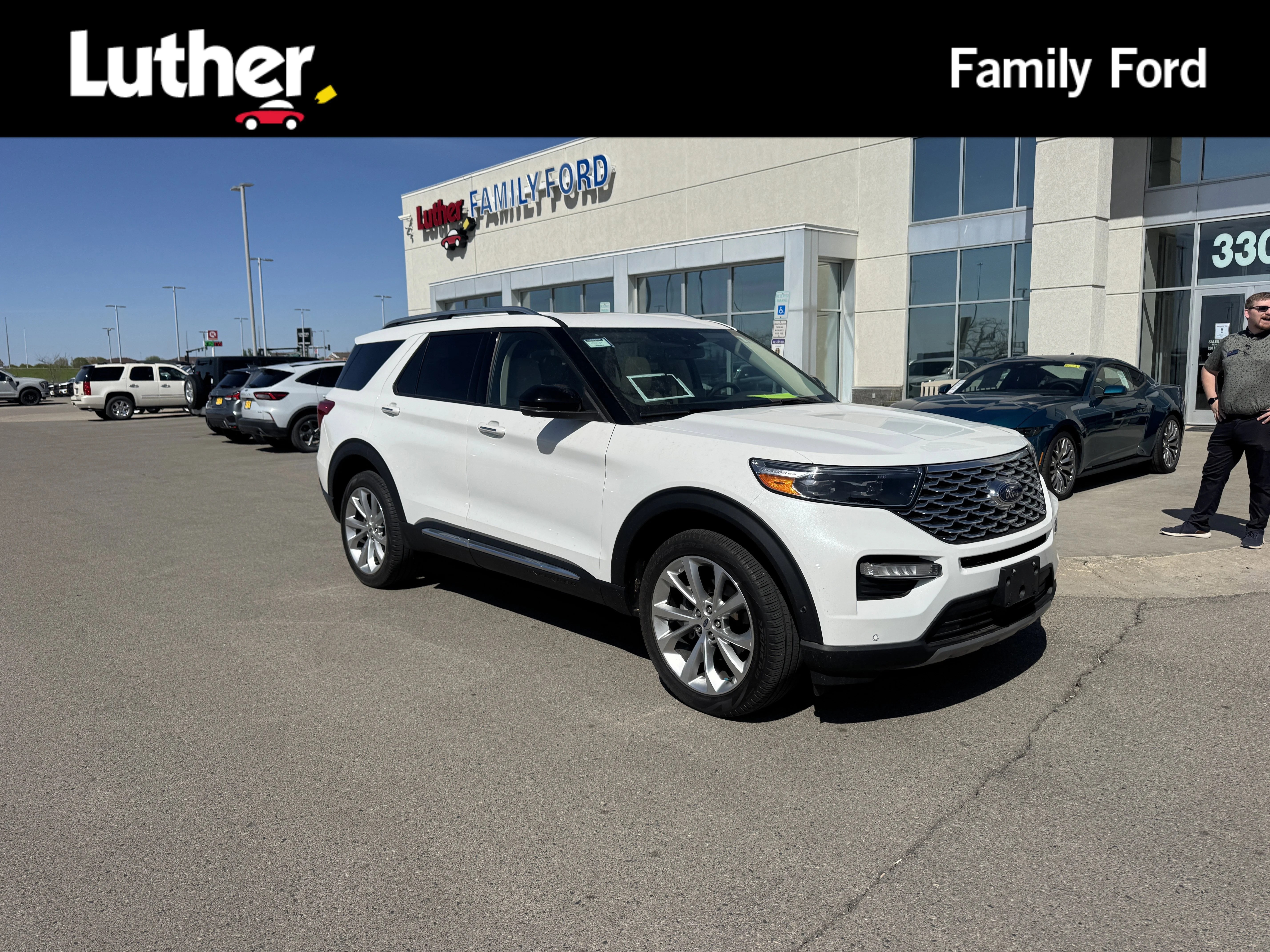 2023 Ford Explorer Platinum 4WD's photo