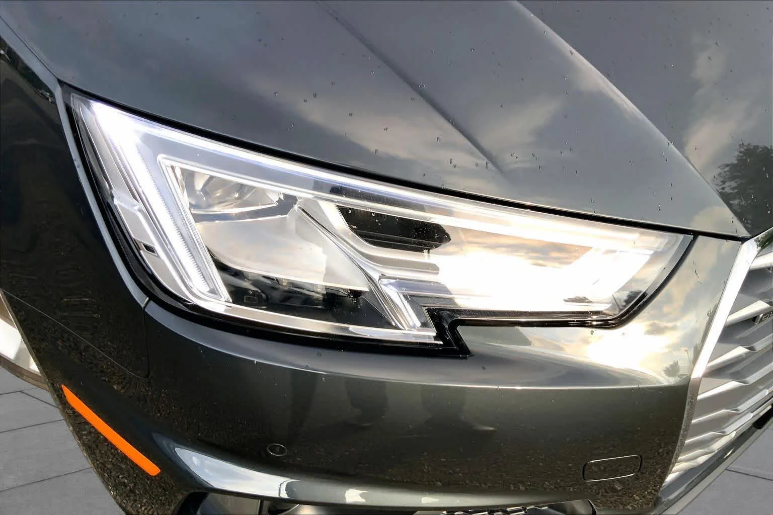 Used 2019 Manhattan Gray Metallic Audi Premium Plus image 28