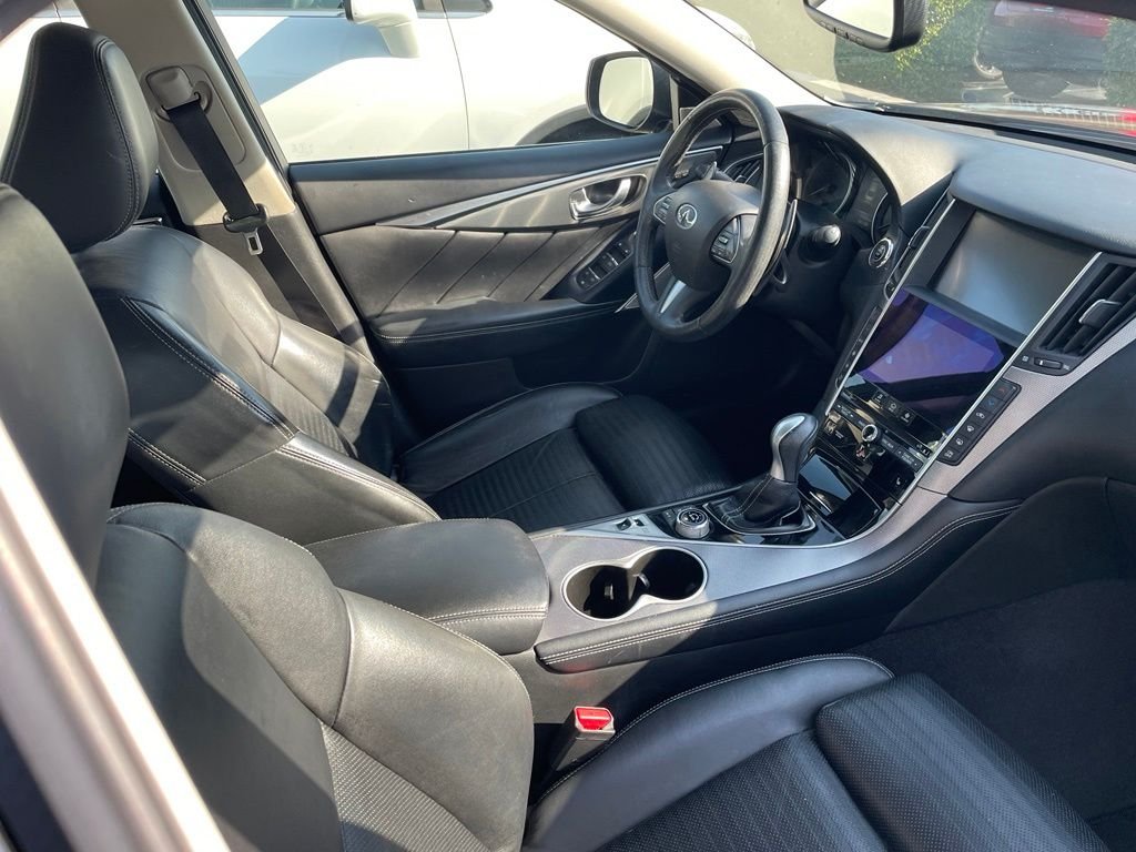 Used 2017 Black Obsidian INFINITI Sport image 11