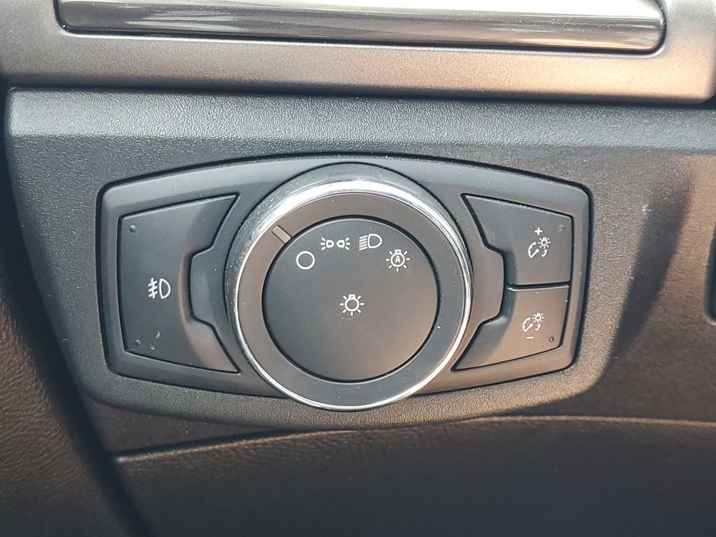 Used 2017 Red Ford SE image 20