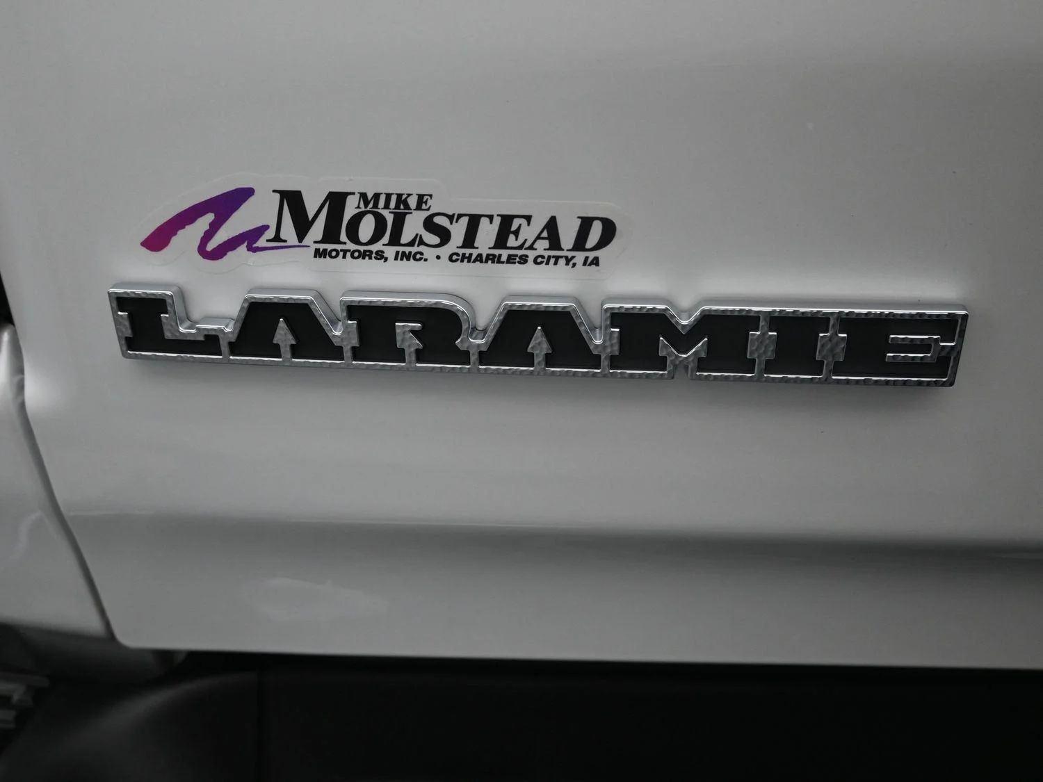 New 2026 Ivory White Tri-Coat Pearl-Coat Exterior Paint RAM Laramie image 18