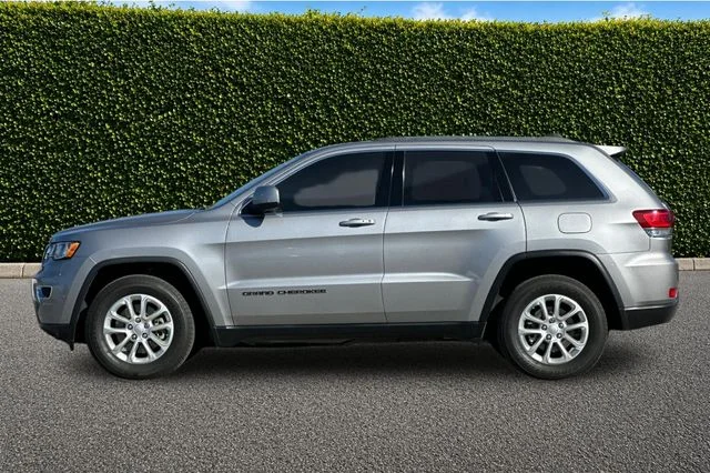 Used 2021 Silver Jeep Laredo E image 7