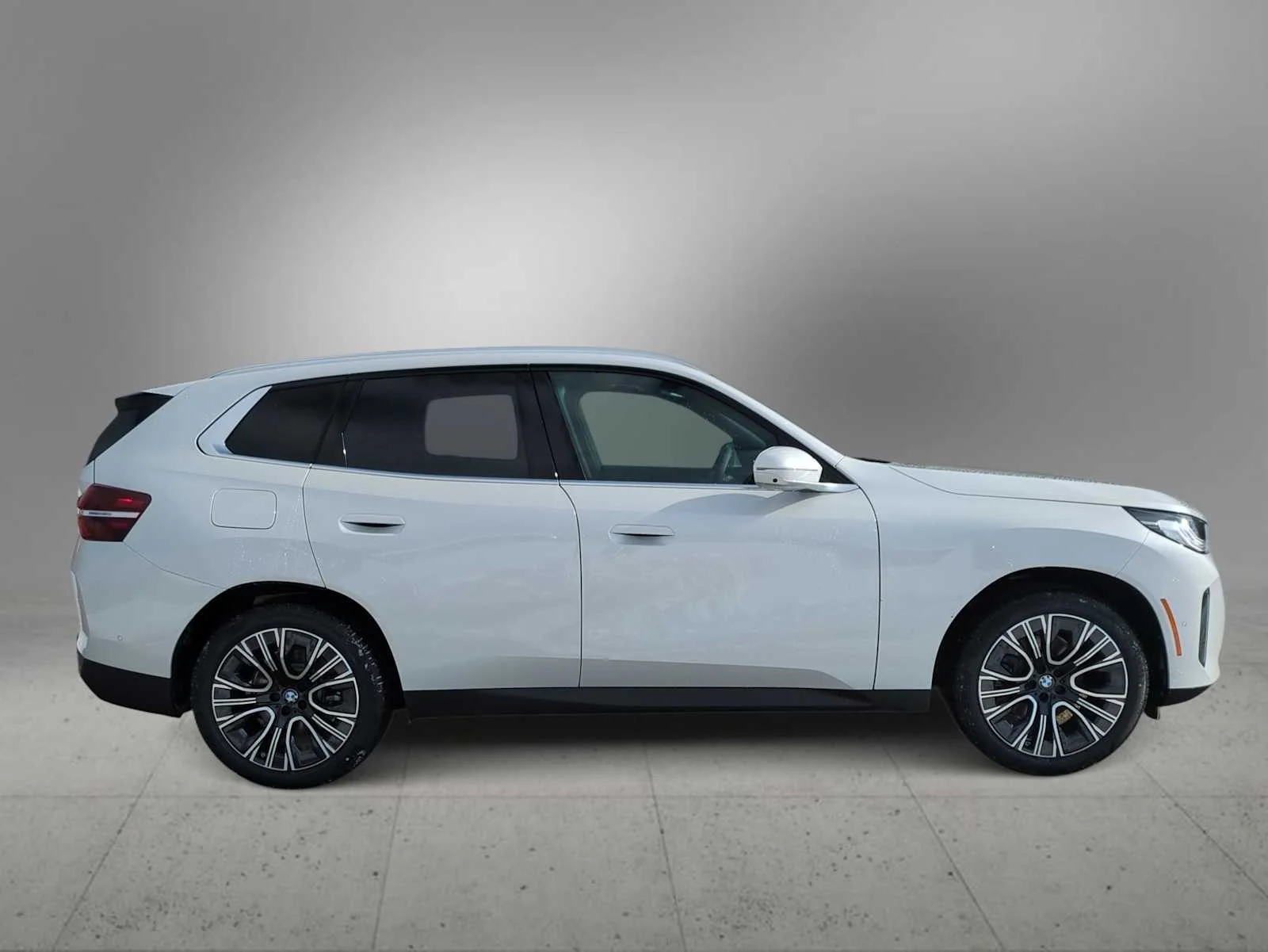 Used 2026 Mineral White Metallic BMW 30 xDrive image 9