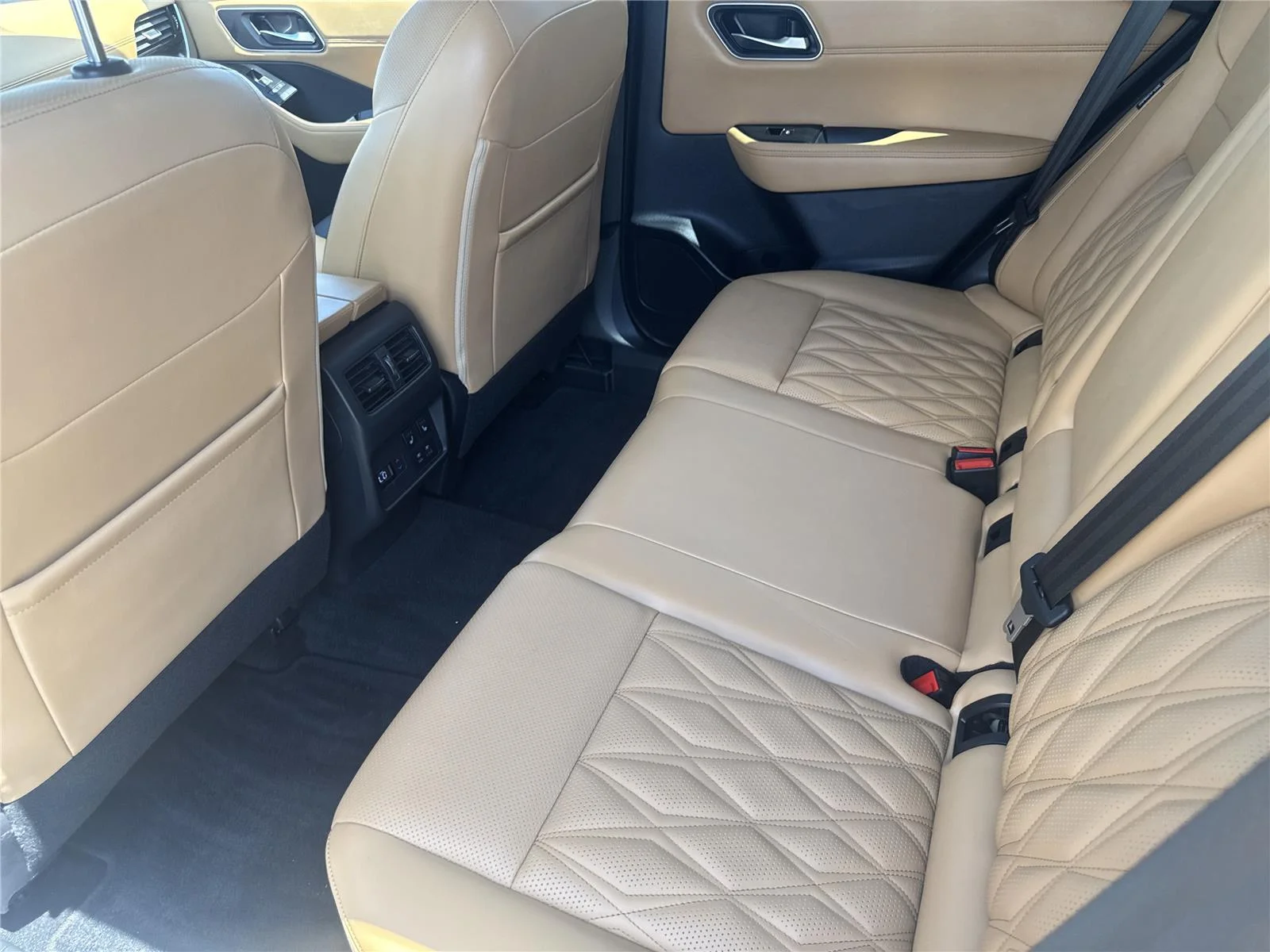 Used 2023 Beige Nissan PLATINUM image 30