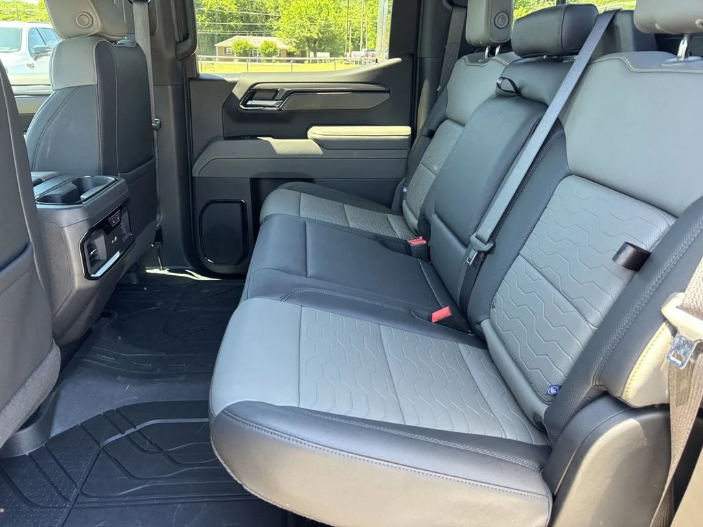 Used 2025 Black Chevrolet ZR2 image 21
