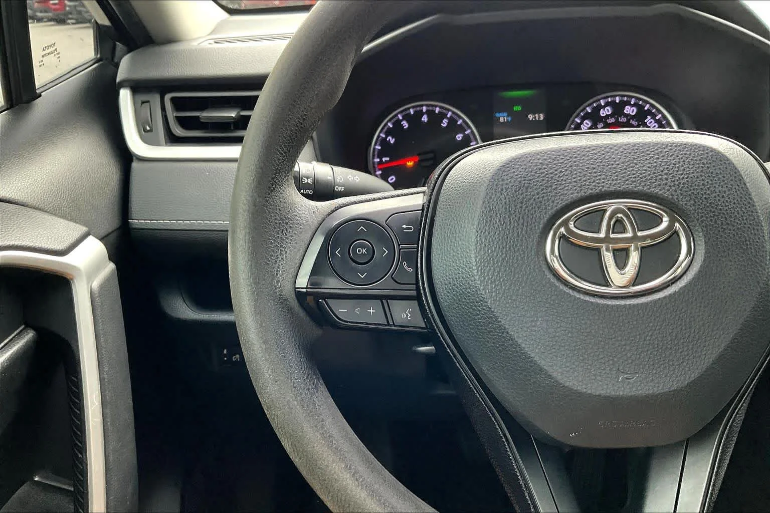 Used 2021 Magnetic Gray Metallic Toyota XLE image 22