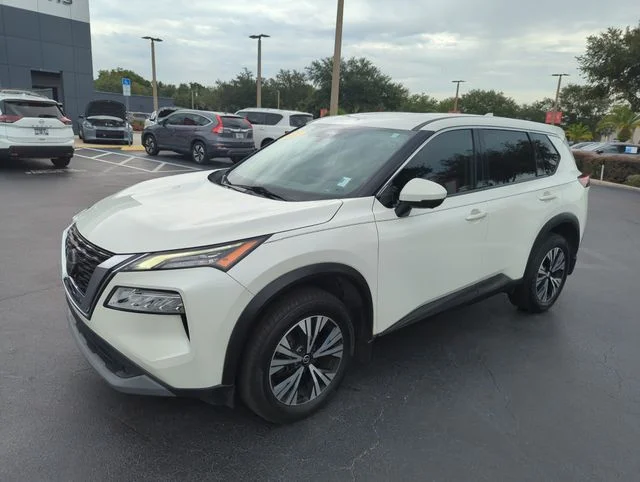 Used 2021 White Nissan SV image 14