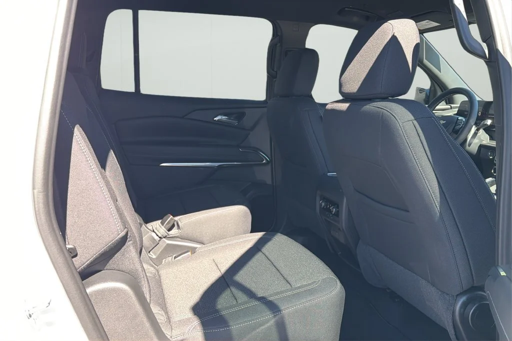 New 2027 Summit White Chevrolet LT image 13