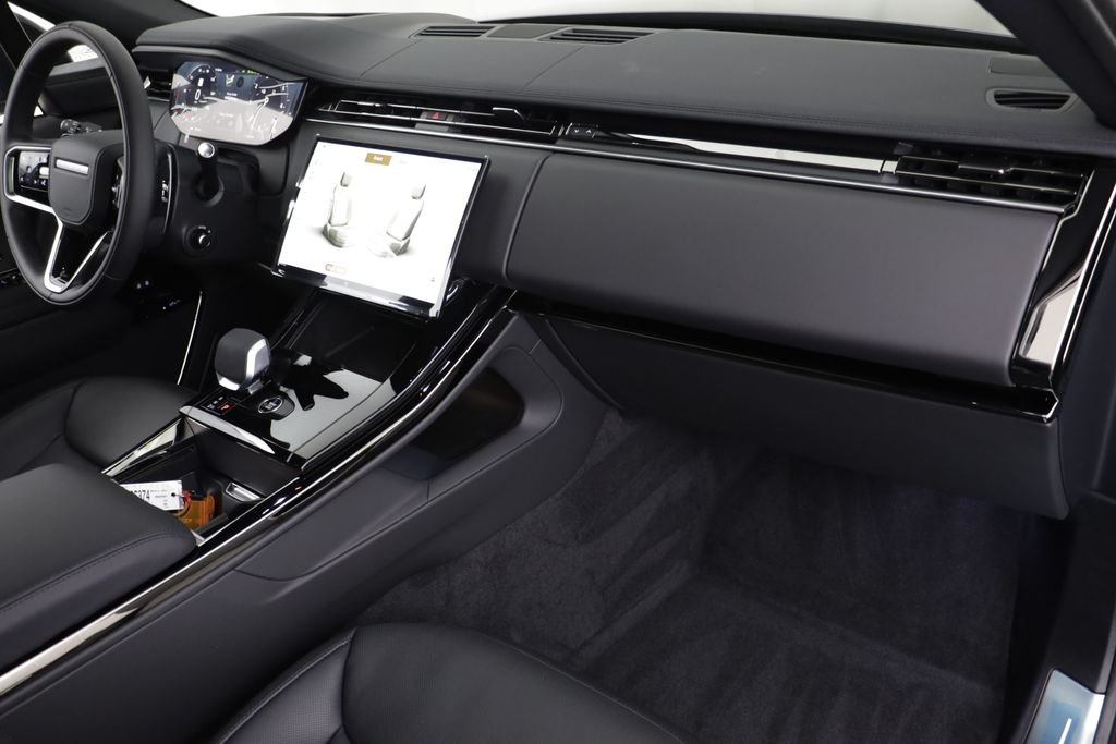 New 2026 Carpathian Grey LAND ROVER SE image 21