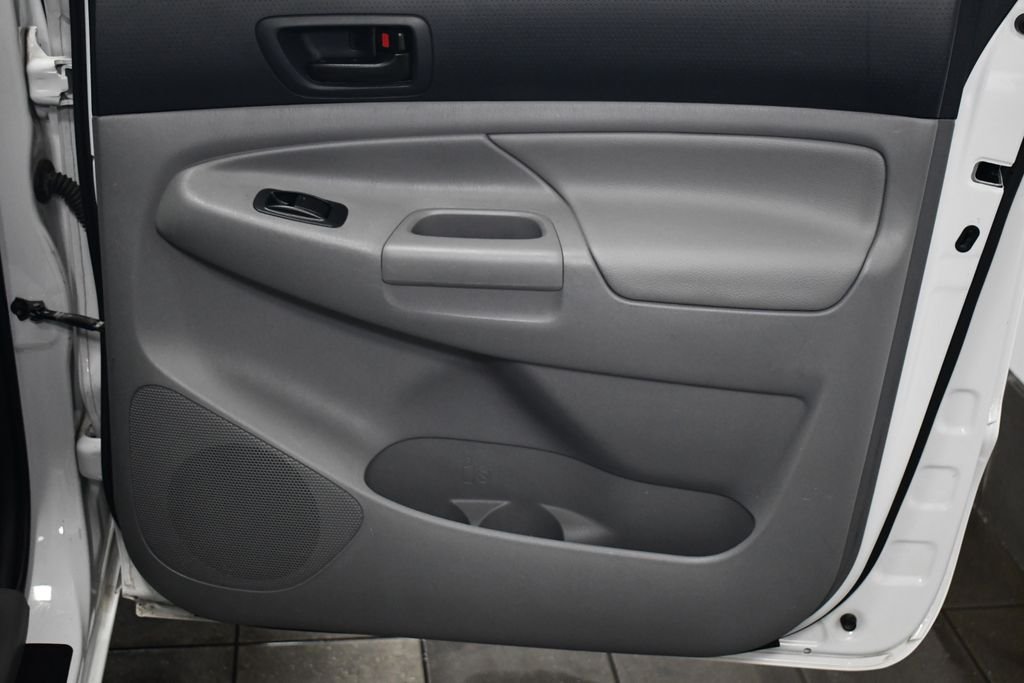 Used 2015 Super White Toyota Base image 26