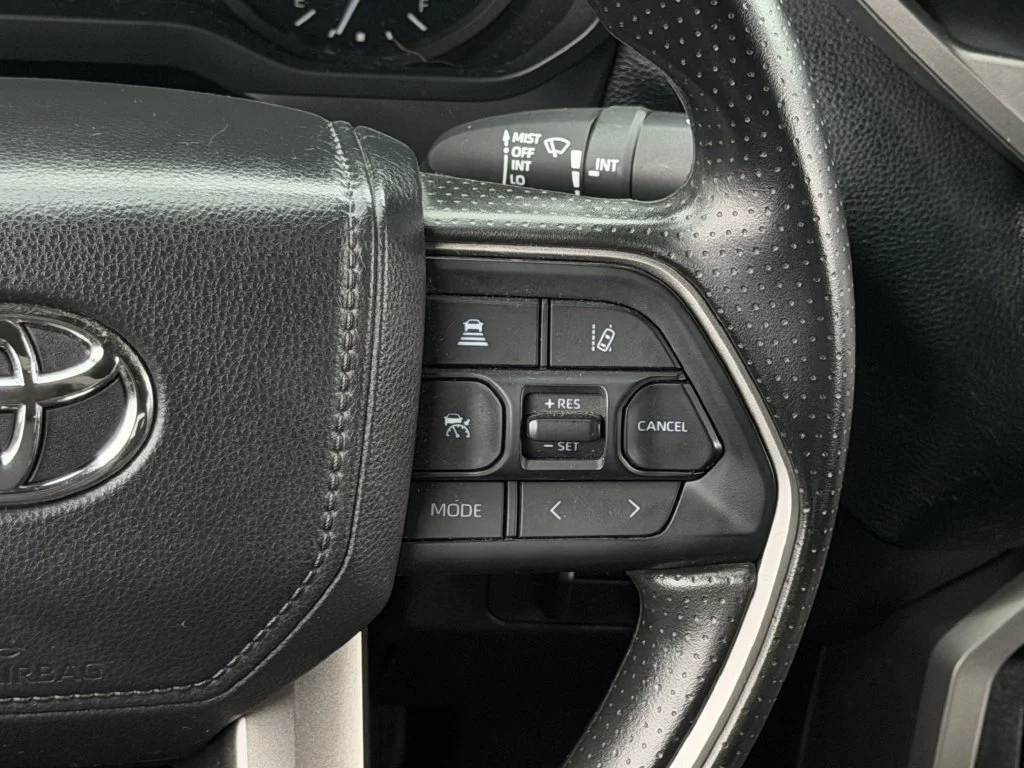 Used 2025 White Toyota SR5 image 16