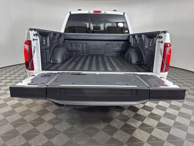 New 2026 Star White Metallic Tri-Coat Ford Lariat image 20