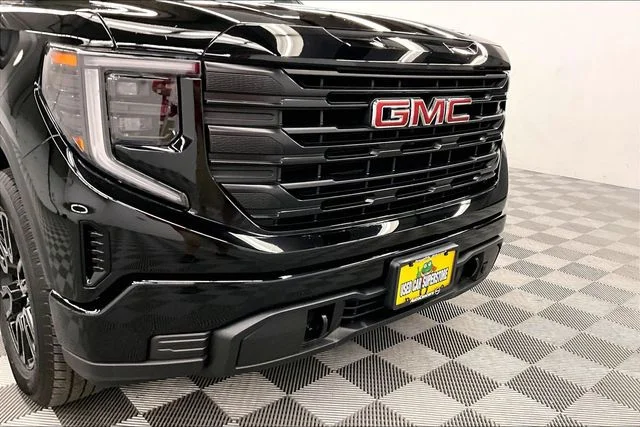Used 2024 Onyx Black GMC Pro image 32