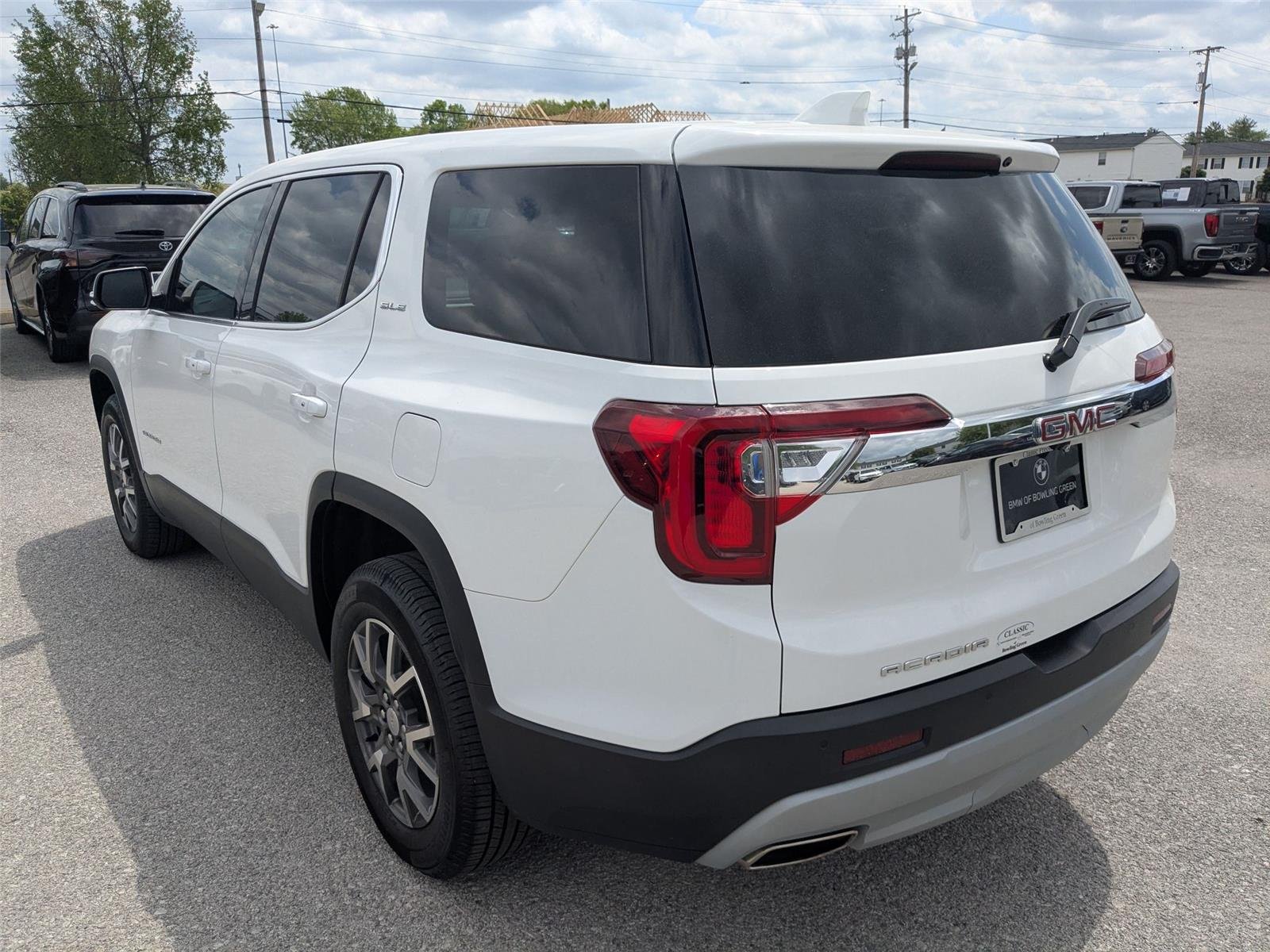 Used 2023 Summit White GMC SLE image 7