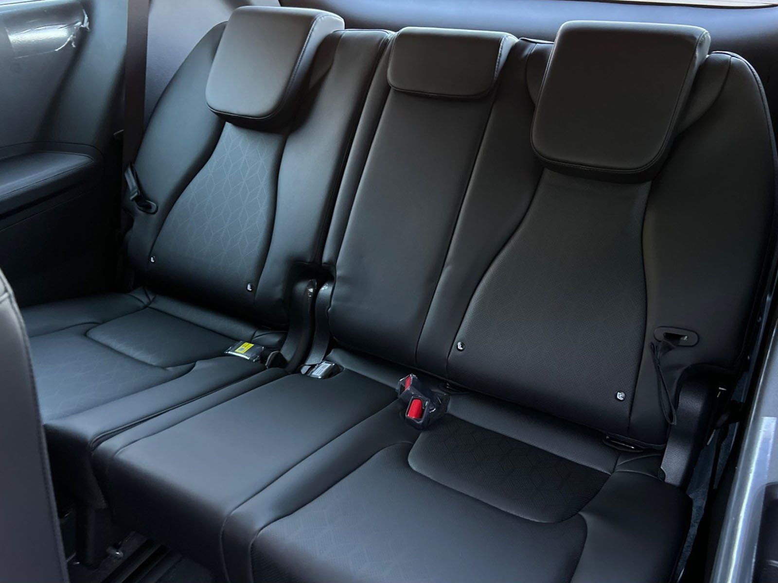 2025 Kia Carnival SX - Photo 16