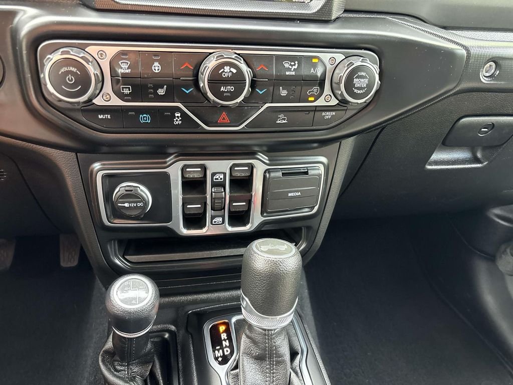 Used 2023  Jeep Willys 4xe image 26
