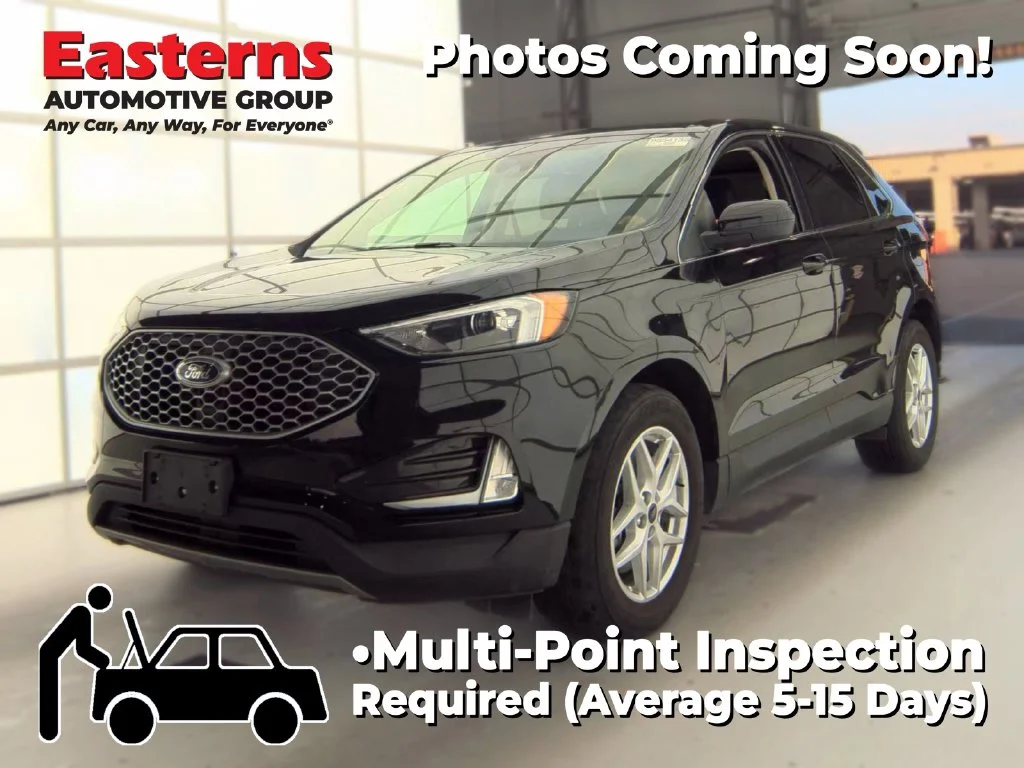 Used 2023 Black Ford SEL image 1
