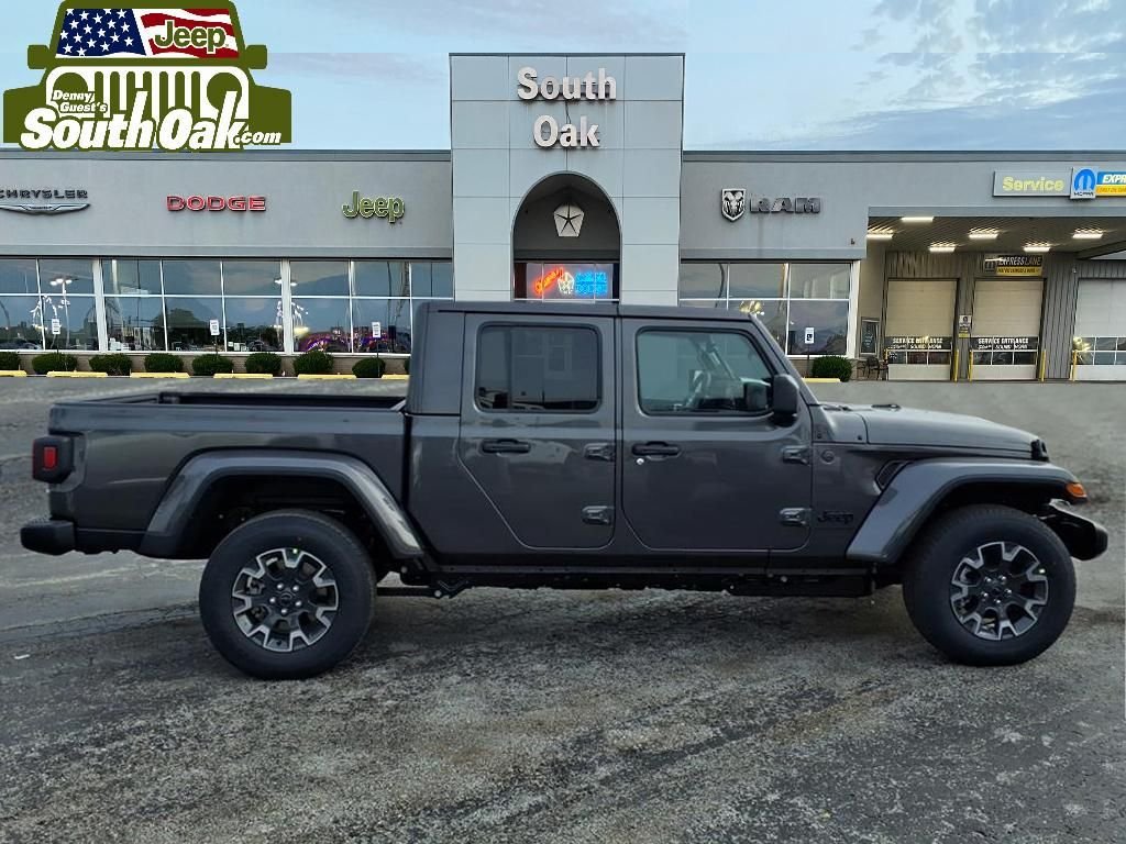New 2026 Granite Crystal Metallic Clear-Coat Exterior Paint Jeep Sahara image 2