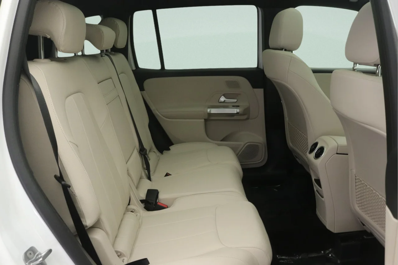 New 2026 Polar White Mercedes-Benz GLB 250 image 8