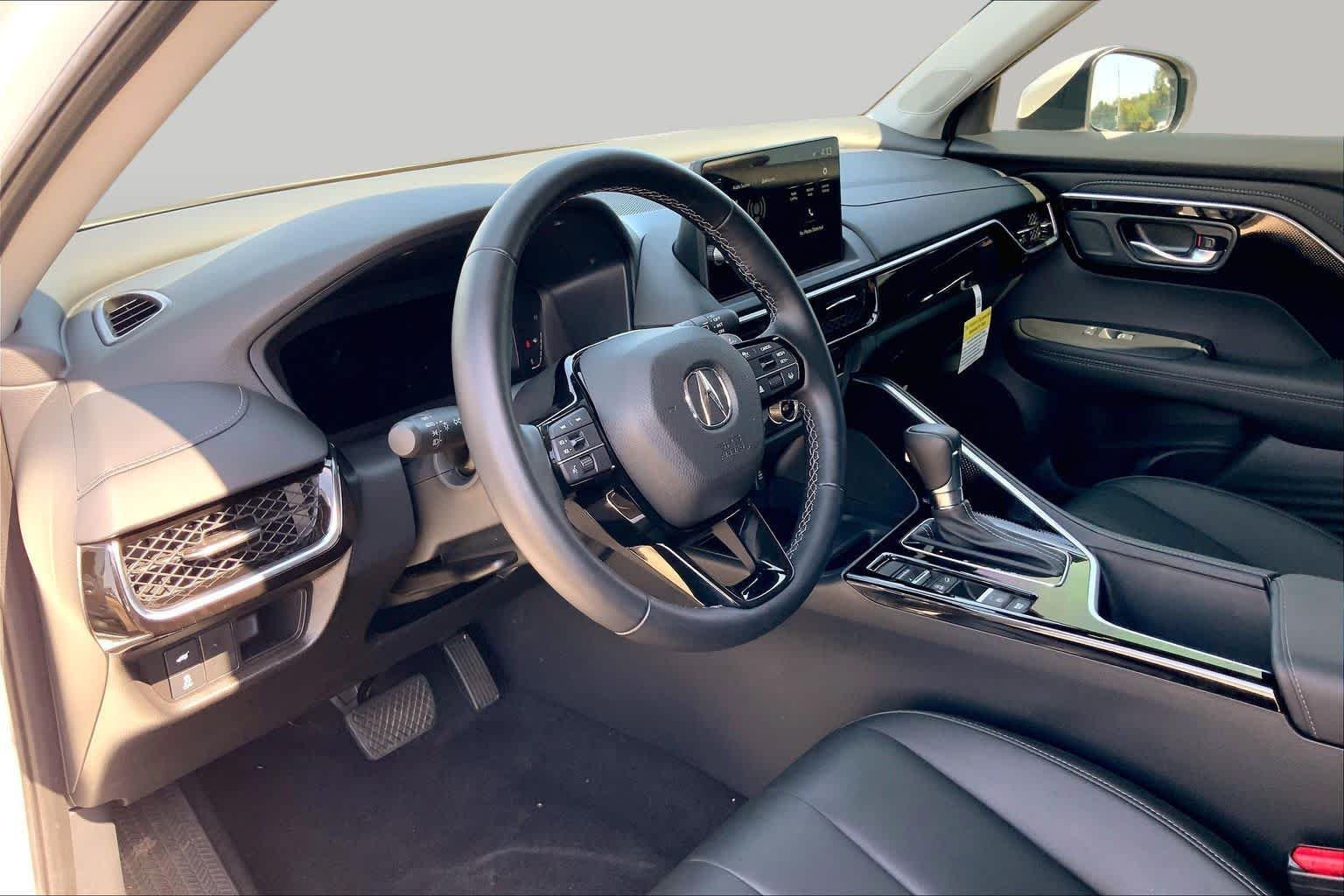 Used 2025 Platinum White Pearl Acura  image 17