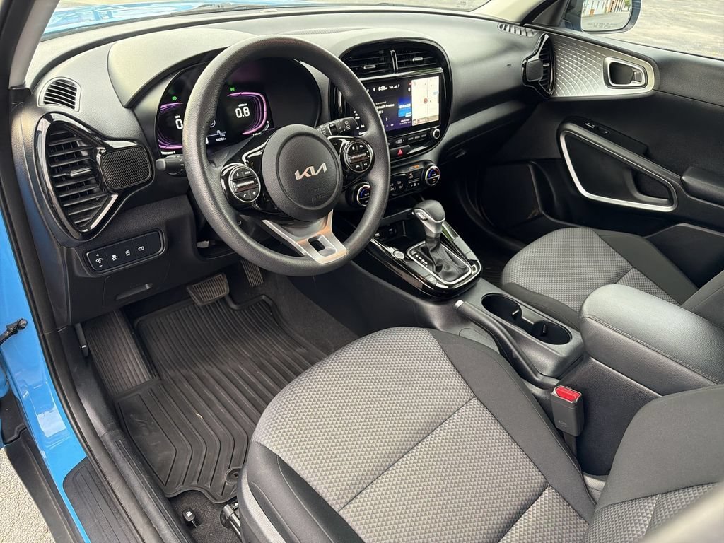 2024 Kia Soul S - Photo 10