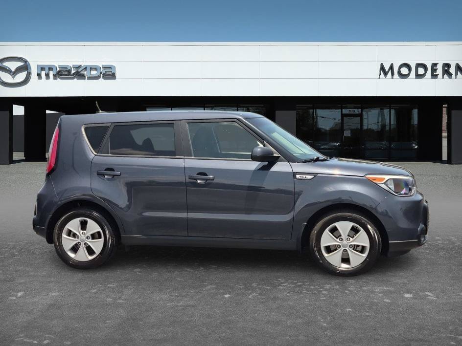 Used 2016 Fathom Blue Kia + image 6