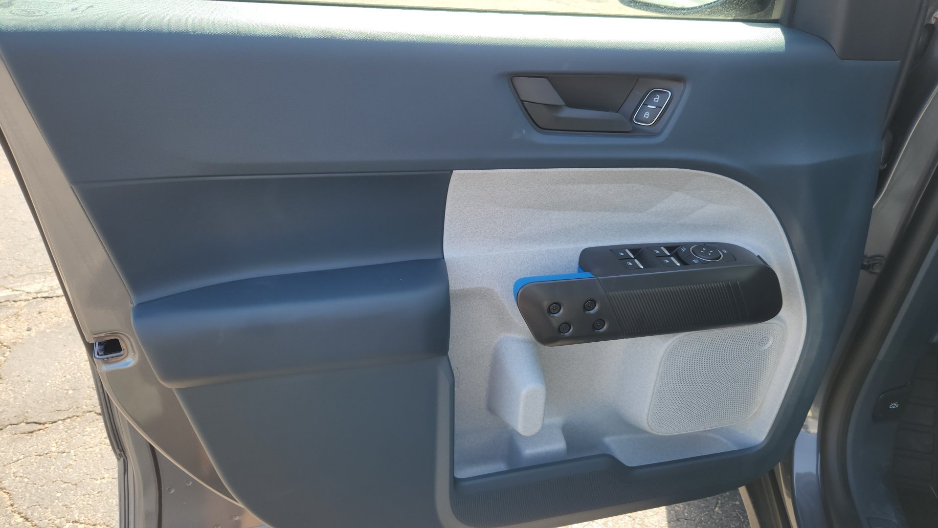 New 2026 Carbonized Gray Metallic Ford XLT image 12