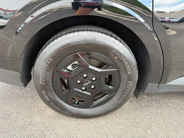 Used 2026 Black Kia LXS image 12