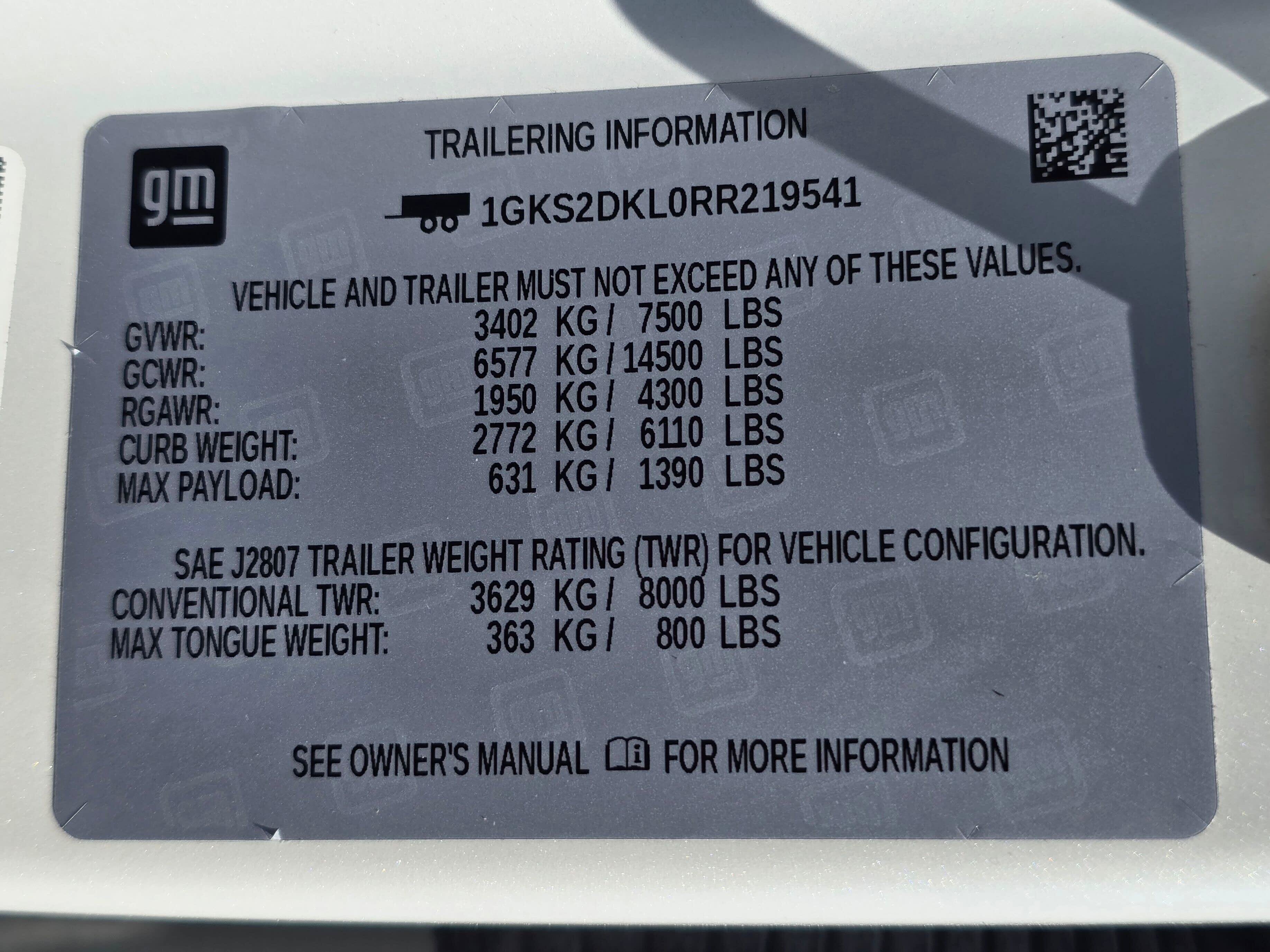 Used 2024 White Frost Tricoat GMC Denali image 30