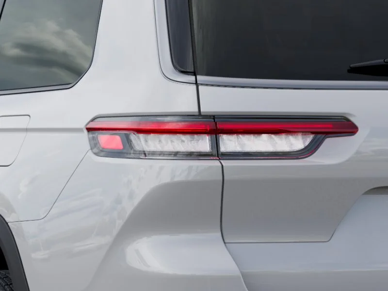 New 2026 Bright White Clear-Coat Exterior Paint Jeep Altitude image 40