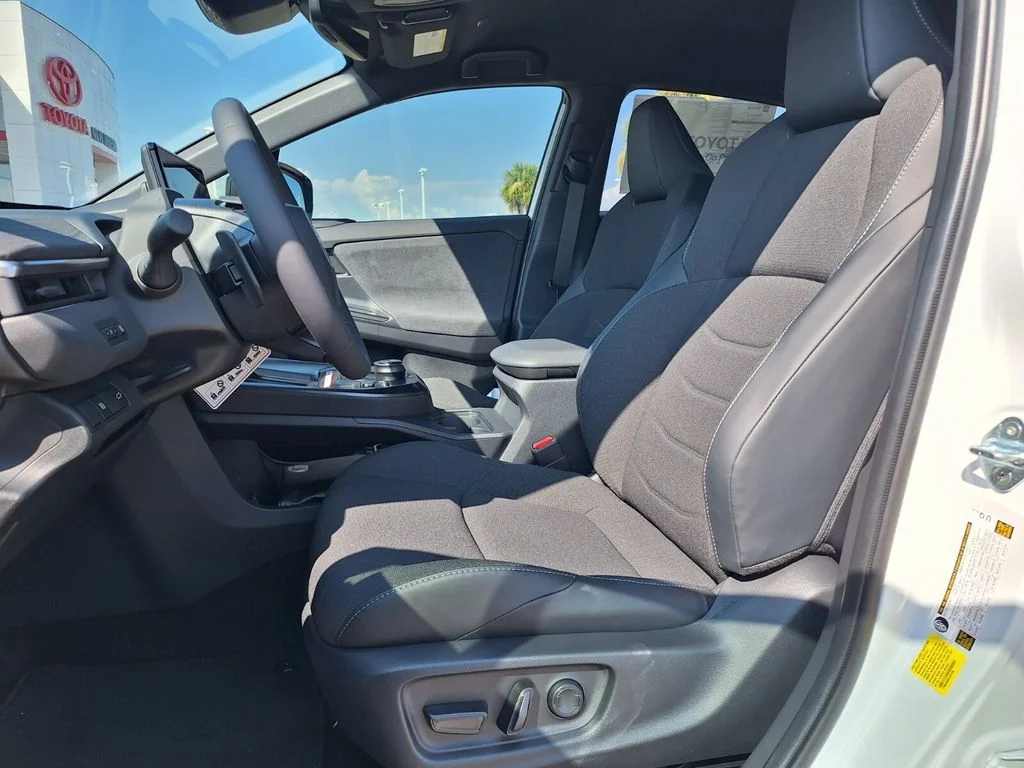 2026 Toyota C-HR SE - Photo 11