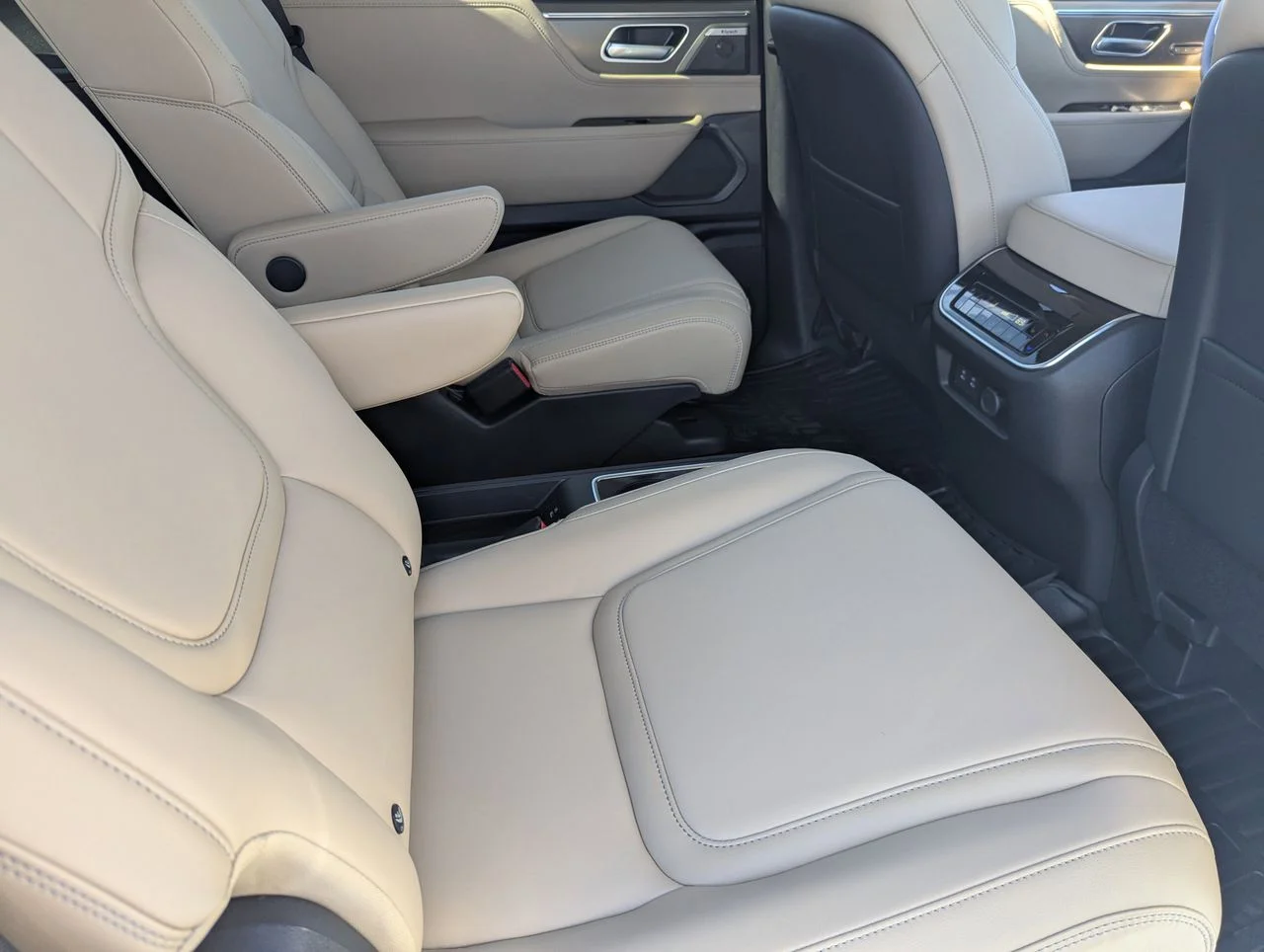 New 2026 RADIANT WHITE INFINITI Pure 4WD image 20