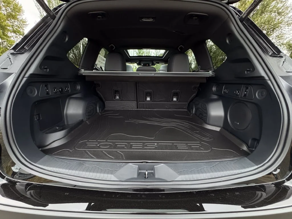 New 2026 CRYSTAL BLACK SILICA Subaru Limited Hybrid image 10