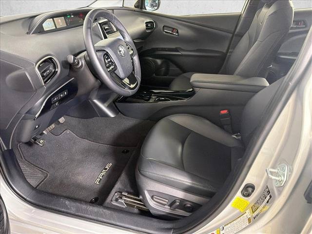 Certified Used 2022 CLASSIC SILVER METALLIC Toyota  image 9