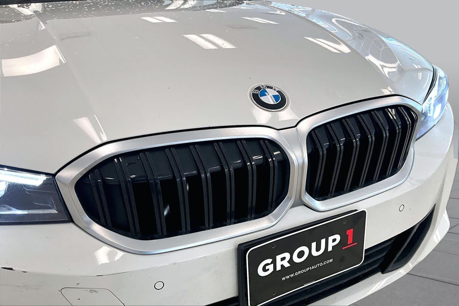 Used 2024 Alpine White BMW 330i image 27