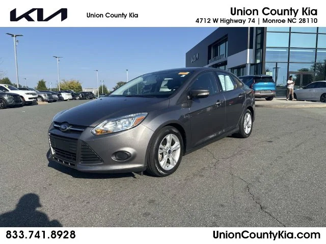 Used 2014 Gray Ford SE image 1