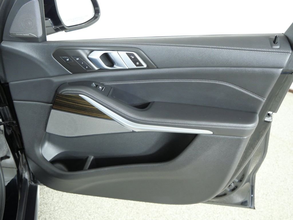 Used 2020 Jet Black BMW xDrive40i image 20