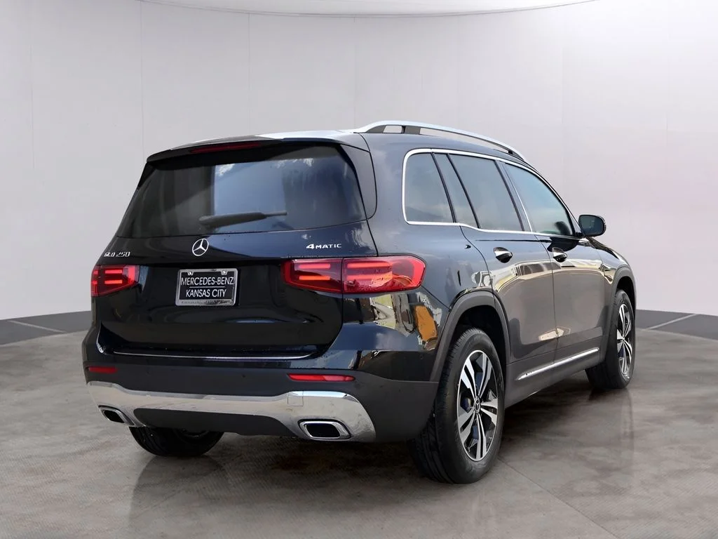 Used 2025 Night Black Mercedes-Benz GLB 250 image 7