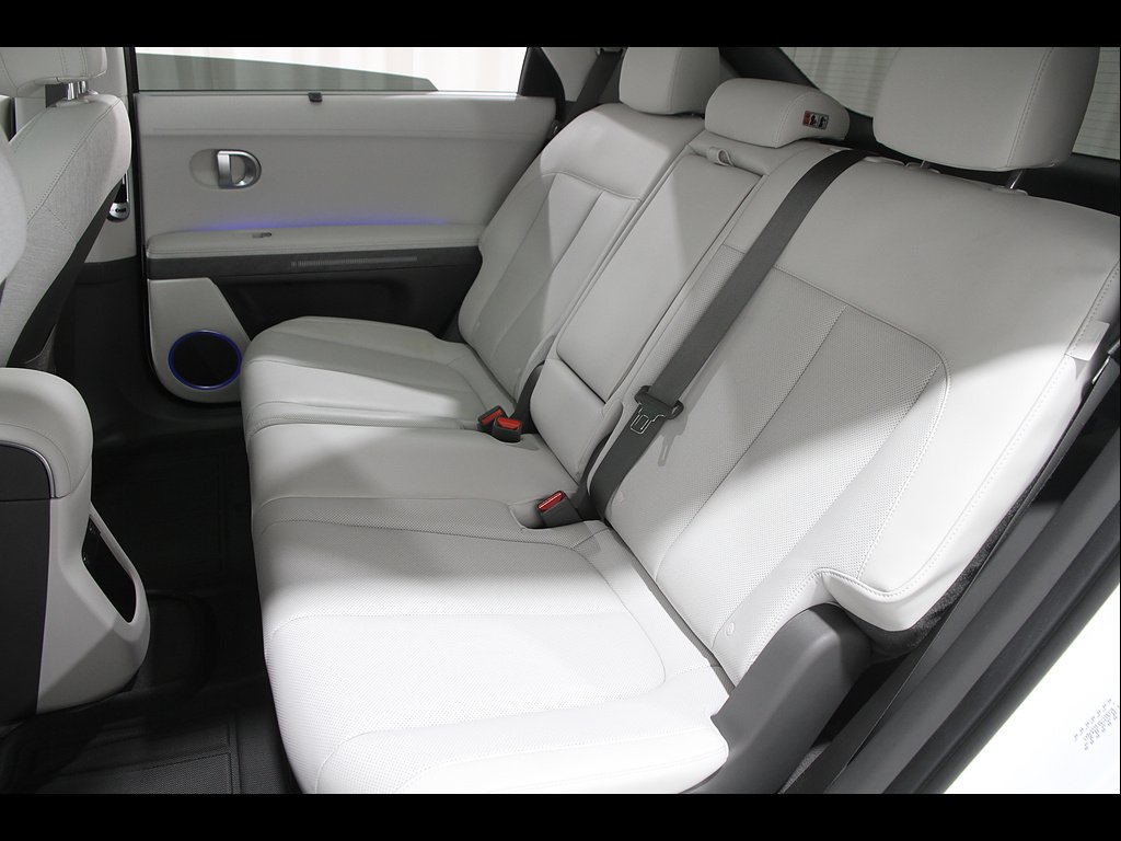 2024 Hyundai IONIQ 5 Limited - Photo 22