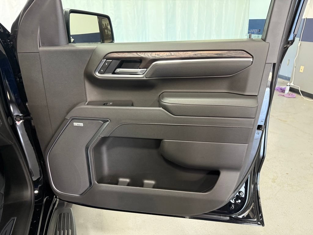 New 2026 Onyx Black GMC SLT image 13