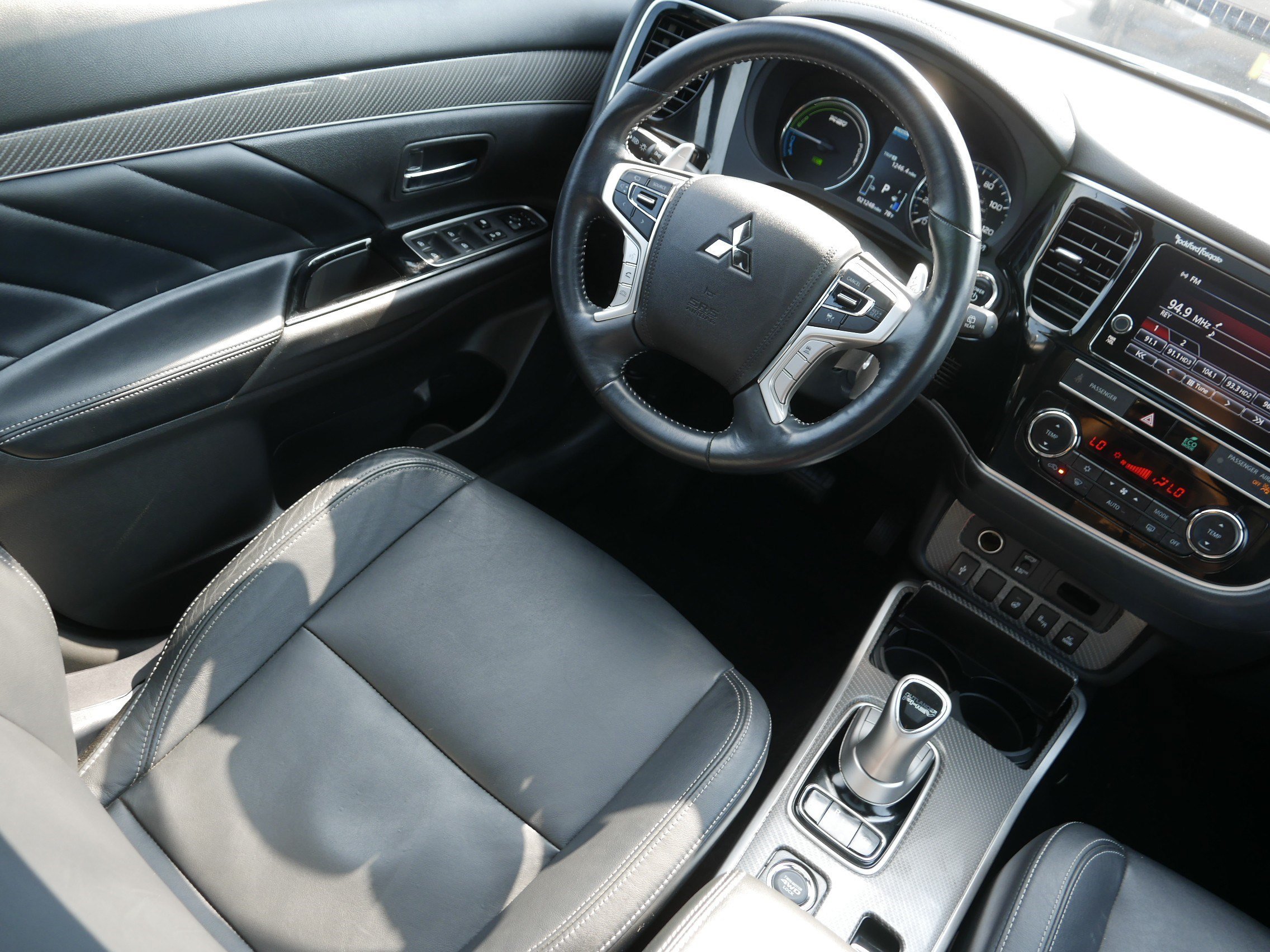 Used 2019 Mercury Gray Metallic Mitsubishi GT image 9