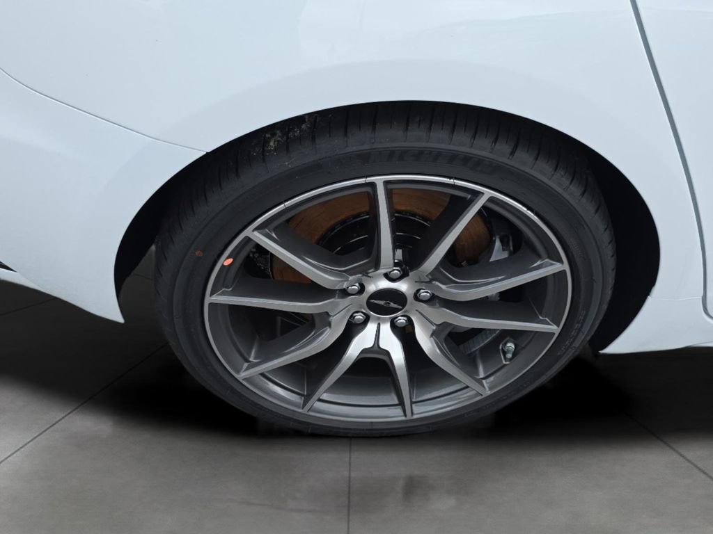 New 2026 White Genesis 2.5T PRESTIGE image 7