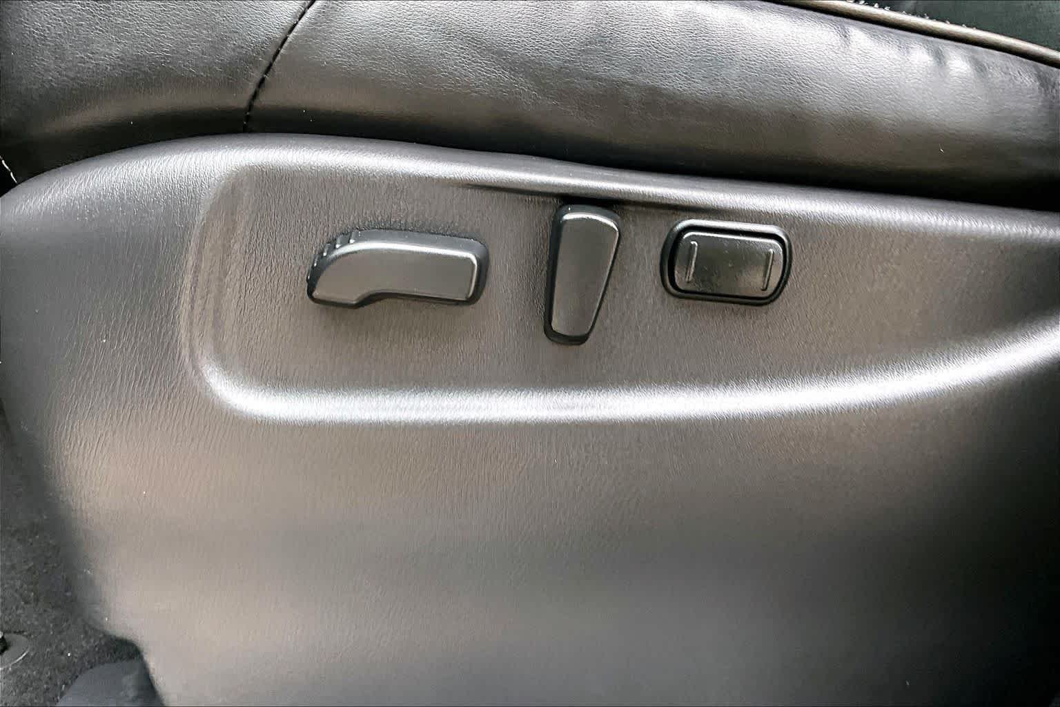 Used 2020 Black Obsidian INFINITI LUXE image 33