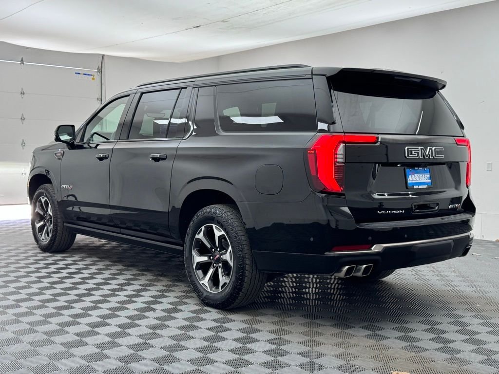 Used 2025 Onyx Black GMC AT4 Ultimate image 17
